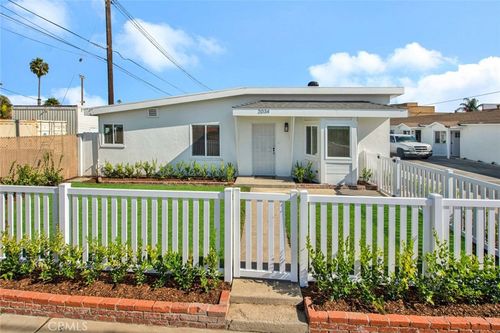 a-2034 Charle St, Costa Mesa, CA, 92627-8542 | Card Image