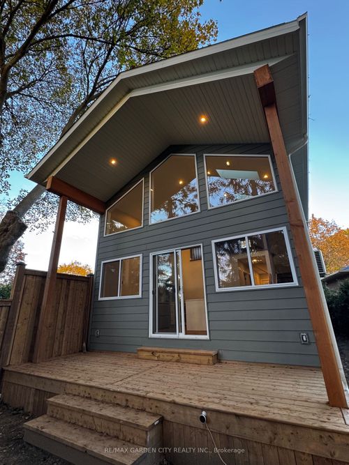 28A Kenworth Dr, Saint Catharines, ON, L2M4S2 | Card Image