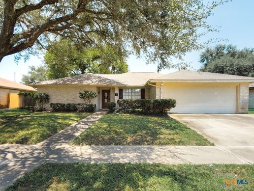 404 Alamogordo Dr, Victoria, TX, 77904-3714 | Card Image