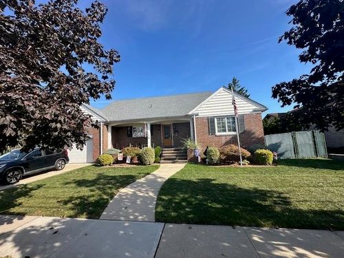 6 Walter Pl, Secaucus, NJ, 07094-3033 | Card Image