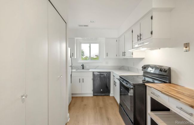 22-web-or-mls-F9112BC6-7080-437C-88A8-47979E2BED93_1_201_a.jpeg | Image 13