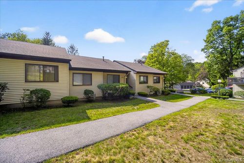 129 Columbia Ct, Yorktown Heights, NY, 10598-6911 | Card Image