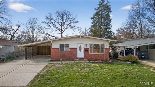 408 Saint Lawrence Dr, Ballwin, MO, 63021-5219 | Card Image