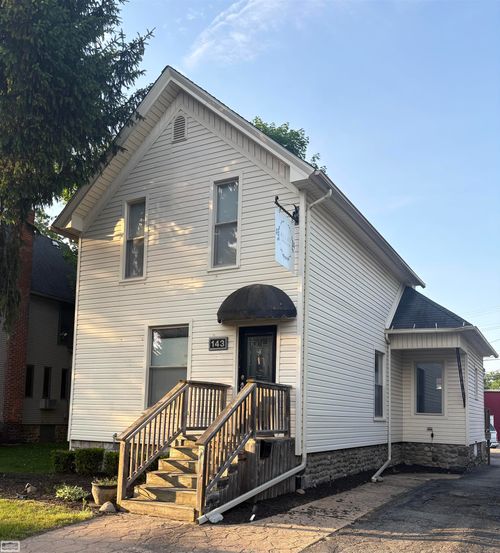 143 W Saint Clair St, Romeo, MI, 48065-4657 | Card Image