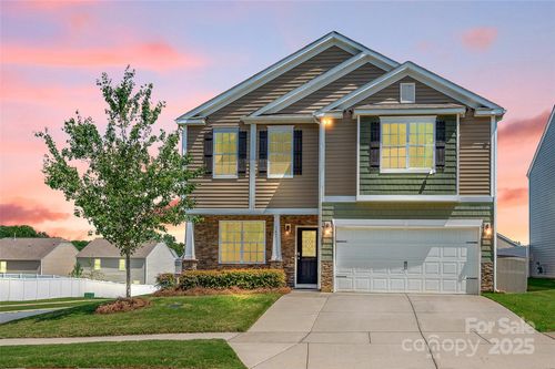 147 Kingsway Dr, Mooresville, NC, 28115-2925 | Card Image