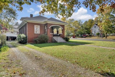 215 Locust Street, House other with 3 bedrooms, 1 bathrooms and null parking in Johnson City TN | Image 2