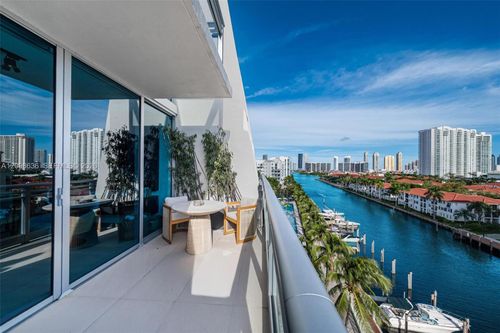 524-2950 Ne 188th St, Aventura, FL, 33180-2737 | Card Image