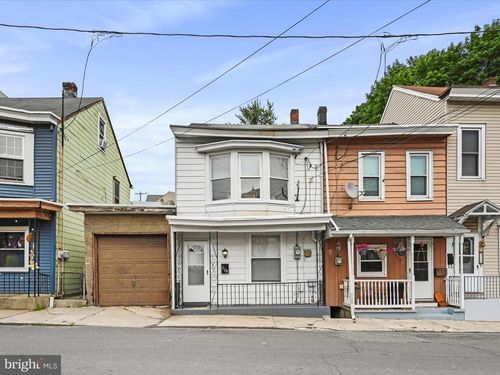 328 N 12th St, POTTSVILLE, PA, 17901-2221 | Card Image