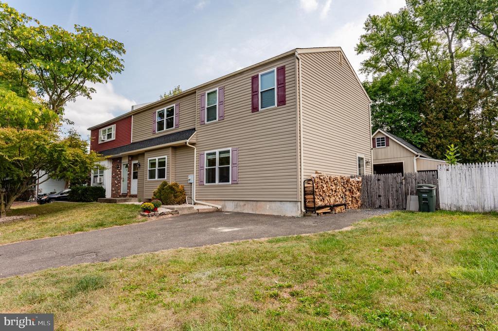 Chestnut Ct, Perkasie, PA 18944