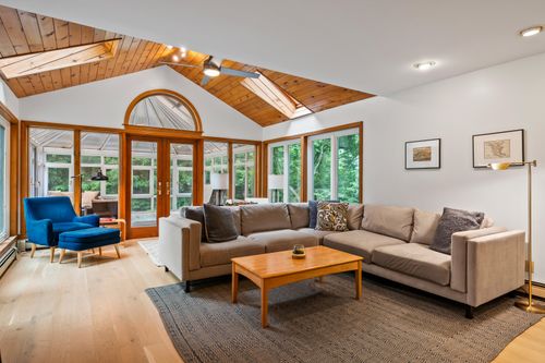 126 Applecrest Drive, Yarmouth, ME, 04096 | Card Image