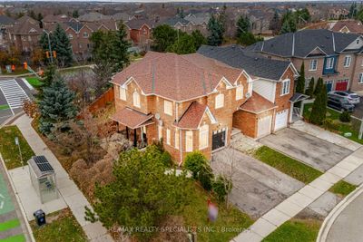 76 Thunderbird Trail, House attached with 3 bedrooms, 4 bathrooms and 4 parking in Brampton ON | Image 1