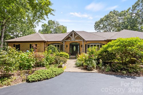 163 Old Poplar Ln, Flat Rock, NC, 28731-8581 | Card Image