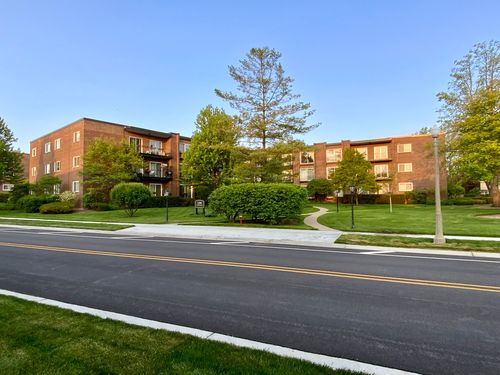 103-1290 N Western Ave, Lake Forest, IL, 60045-1255 | Card Image
