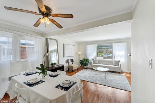 512 Nassau Blvd, Williston Park, NY, 11596-2327 | Card Image