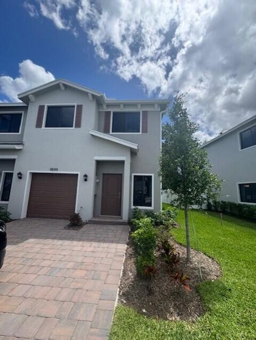 4844 Dillion St, Lake Worth, FL, 33463-4000 | Card Image