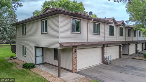 8824 N Maplebrook Ct, Brooklyn Park, MN, 55445-1935 | Card Image