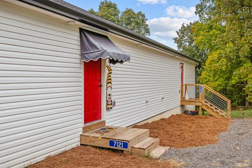 7121 Highway 100, Bon Aqua, TN, 37025-1388 | Card Image