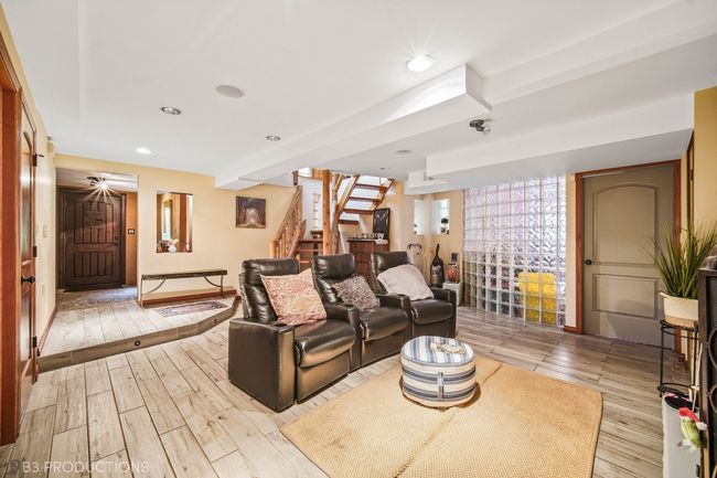 8660 W 130 Th St, House other with 3 bedrooms, 2 bathrooms and 2 parking in Palos Park IL | Image 6