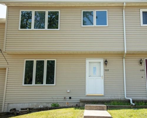 1122 Oleson Rd, Waterloo, IA, 50702-4240 | Card Image