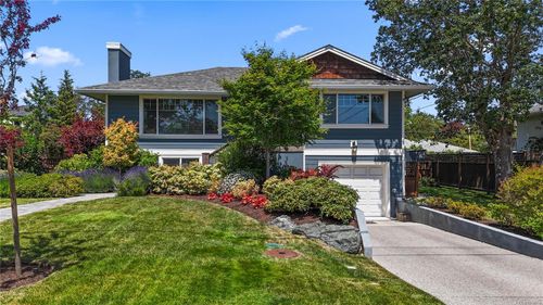 2080 Allenby St, Oak Bay, BC, V8R3C1 | Card Image