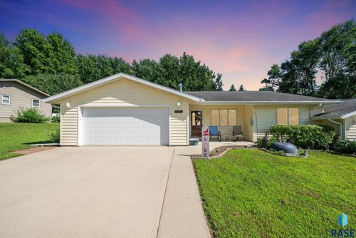 407 Lincoln Dr, Alcester, SD, 57001-2238 | Card Image