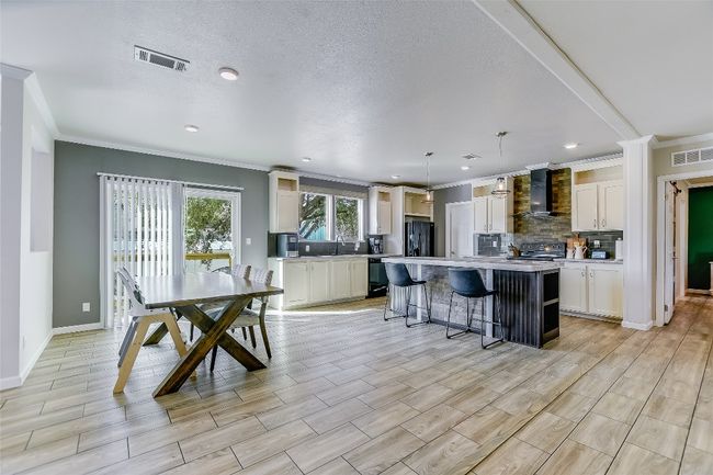 604 County Road 136 A, House other with 4 bedrooms, 2 bathrooms and 2 parking in Kingsland TX | Image 5