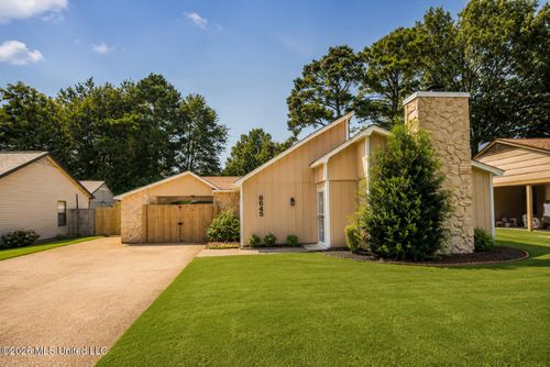 8645 Woodbine Dr, Southaven, MS, 38671-3324 | Card Image