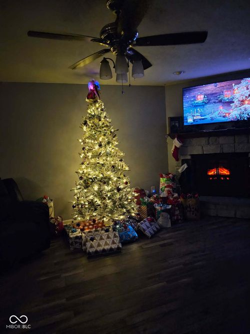 1706 N Creekwater Pass, Greenfield, IN, 46140-1282 | Card Image