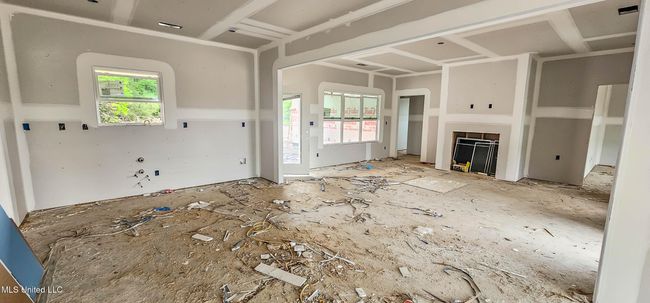 living room/kitchen | Image 11