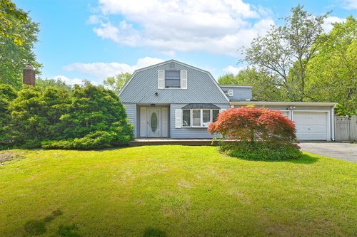 6 Lollypine Ln, Medford, NY, 11763-4110 | Card Image