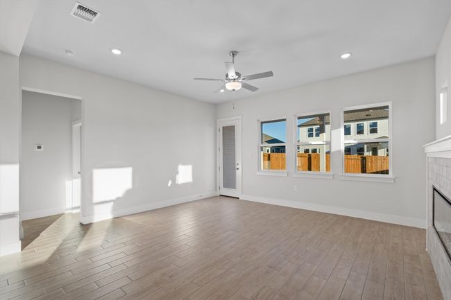 19112 Ariel Elena Way, House other with 5 bedrooms, 4 bathrooms and 6 parking in Pflugerville TX | Image 8