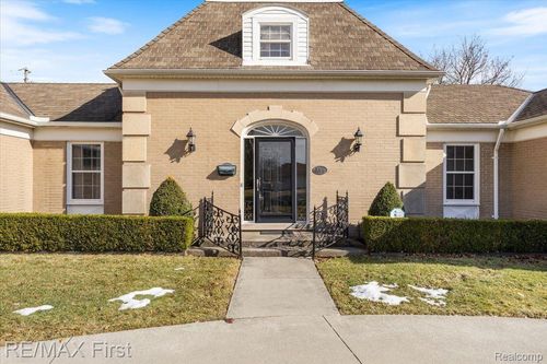754 Shelden Rd, Grosse Pointe Shores, MI, 48236-1513 | Card Image