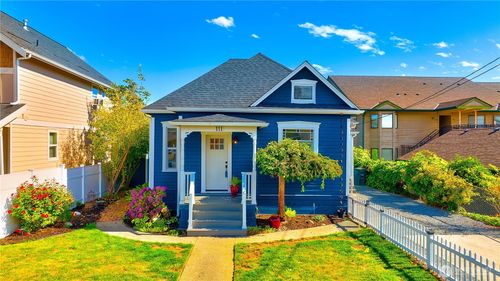 111 Pine Ave, Snohomish, WA, 98290-3023 | Card Image