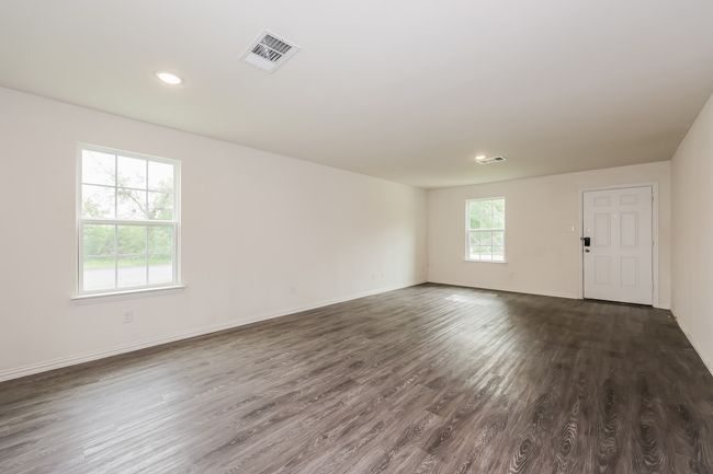 1300 N Brazos Ave, House other with 3 bedrooms, 4 bathrooms and null parking in Cleburne TX | Image 5