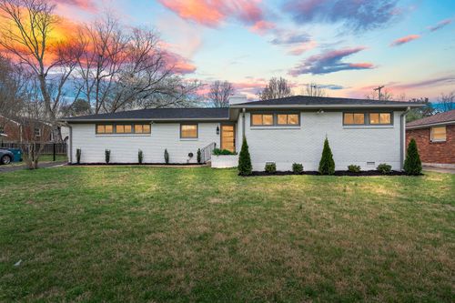 2828 Barclay Dr, Nashville, TN, 37206-1512 | Card Image