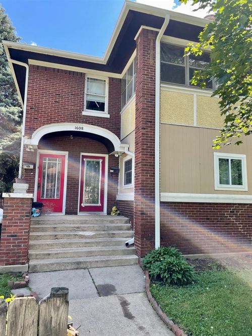 1608 S 5th St, Rockford, IL, 61104-5207 | Card Image
