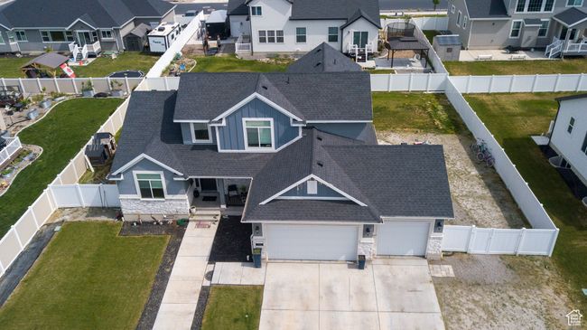 Aerial perspective of suburban area | Image 4