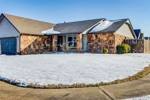 11027 S Oak Ave, Jenks, OK, 74037-2615 | Card Image