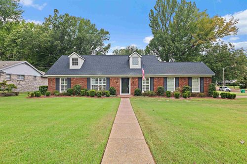 1635 Poplar Estates Pkwy, Germantown, TN, 38138-2536 | Card Image