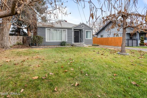 309 Douglas St, Grandview, WA, 98930-1334 | Card Image