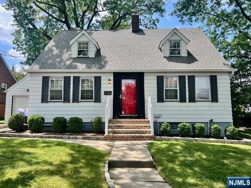510 Ridgefield Ter, Ridgefield, NJ, 07657-2811 | Card Image