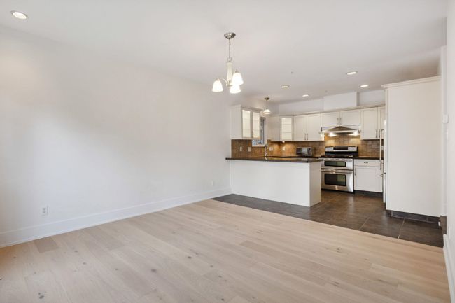3311 W 2 Nd Avenue, Home with 3 bedrooms, 2 bathrooms and 1 parking in Vancouver BC | Image 15