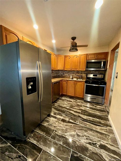 1255 Udall Rd, Bay Shore, NY, 11706-1911 | Card Image