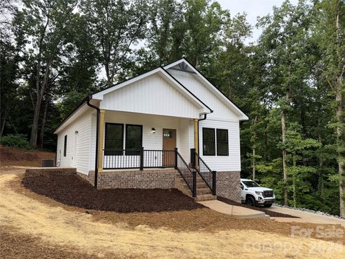 1135 Pinebrook Ave Se, Valdese, NC, 28690-3354 | Card Image