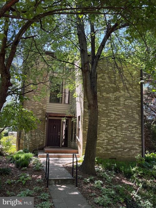 1524 Pathfinder Ln, MCLEAN, VA, 22101-3508 | Card Image