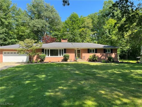 13033 Woodcrest Ln, Chesterland, OH, 44026-2949 | Card Image