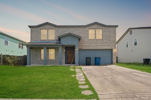668 Nw Crossing Dr, New Braunfels, TX, 78130-2664 | Card Image