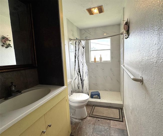 1435 Shaws Bend Rd, Home with 3 bedrooms, 2 bathrooms and null parking in Columbus TX | Image 17