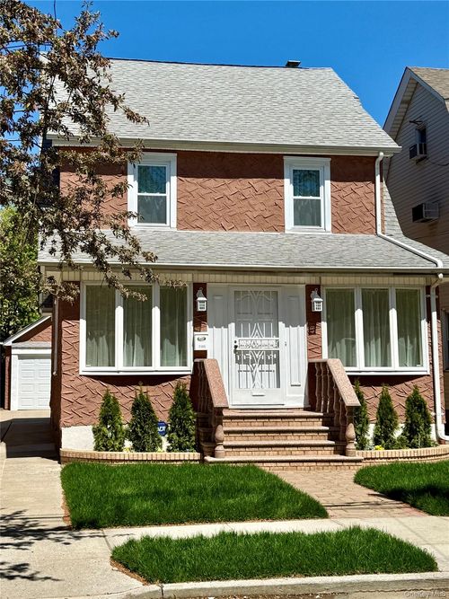 7105 Loubet St, Forest Hills, NY, 11375-6720 | Card Image