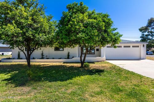 2825 E Campbell Ave, Phoenix, AZ, 85016-4956 | Card Image